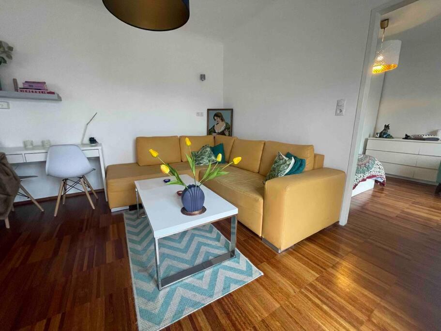 Ferienwohnung Cosy Flat With Huge Terrasse! Long Or Shortterm Wien Exterior foto