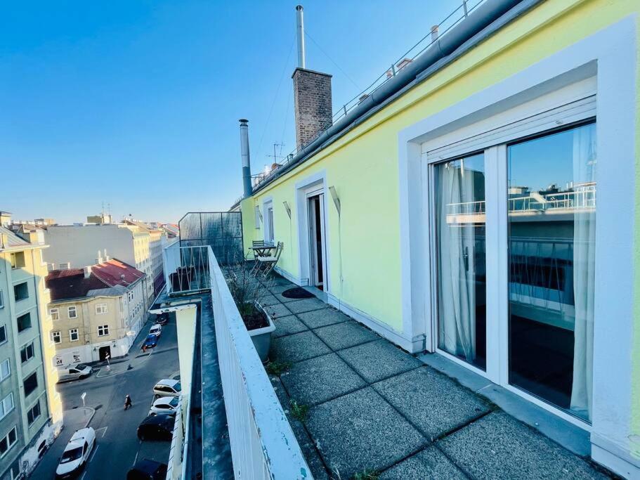 Ferienwohnung Cosy Flat With Huge Terrasse! Long Or Shortterm Wien Exterior foto