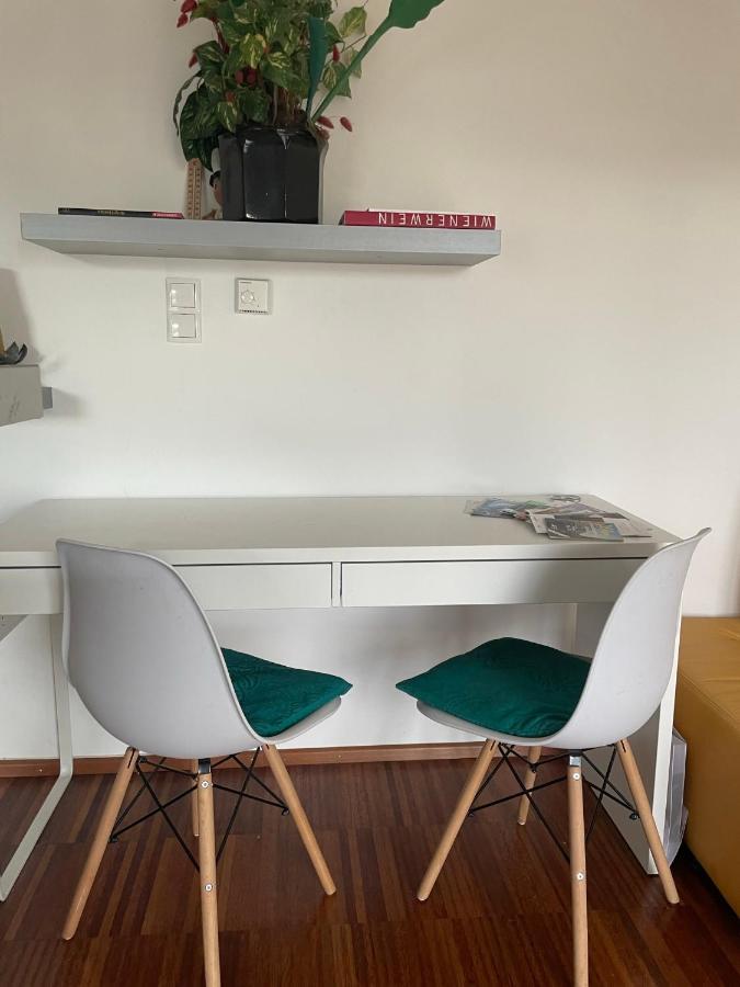 Ferienwohnung Cosy Flat With Huge Terrasse! Long Or Shortterm Wien Exterior foto