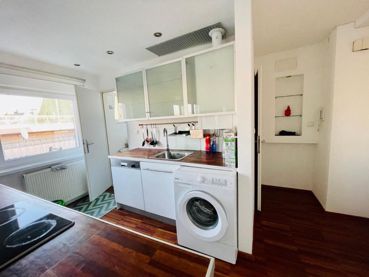 Ferienwohnung Cosy Flat With Huge Terrasse! Long Or Shortterm Wien Exterior foto